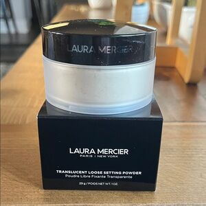 laura mercier Translucent Loose Setting Powder